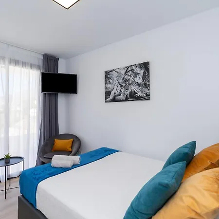 Διαμέρισμα One80 New Luxury 4 Bedroom Penthouse With Amazing Sea View And Private Jacuzzi Εστεπόνα